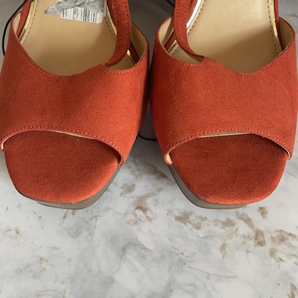 NEW JESSICA SIMPSON PLATFORM HEELS Size 10 - Picture 2 of 8